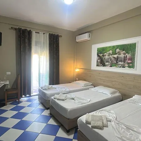 ゲストハウス Eli Kompleks ドゥラス